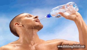 Uống nước khi bạn tập thể hình yếu tố quan trọng